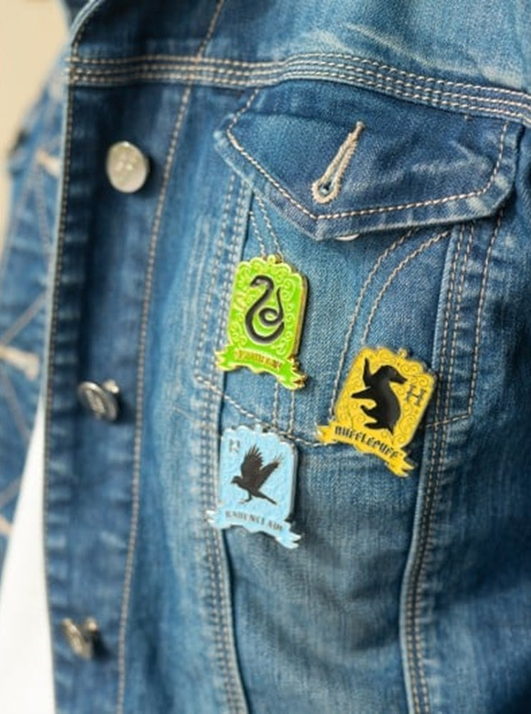 HARRY POTTER – Pin’s Maison de Poudlard au choix Gryffondor, Serpentard, Poufsouffle ou Serdaigle